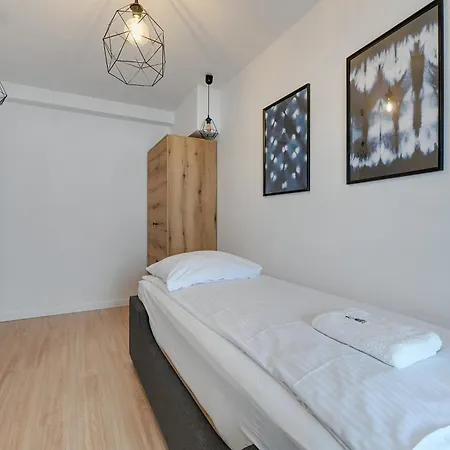 Chwarzno Viii Apartament *
